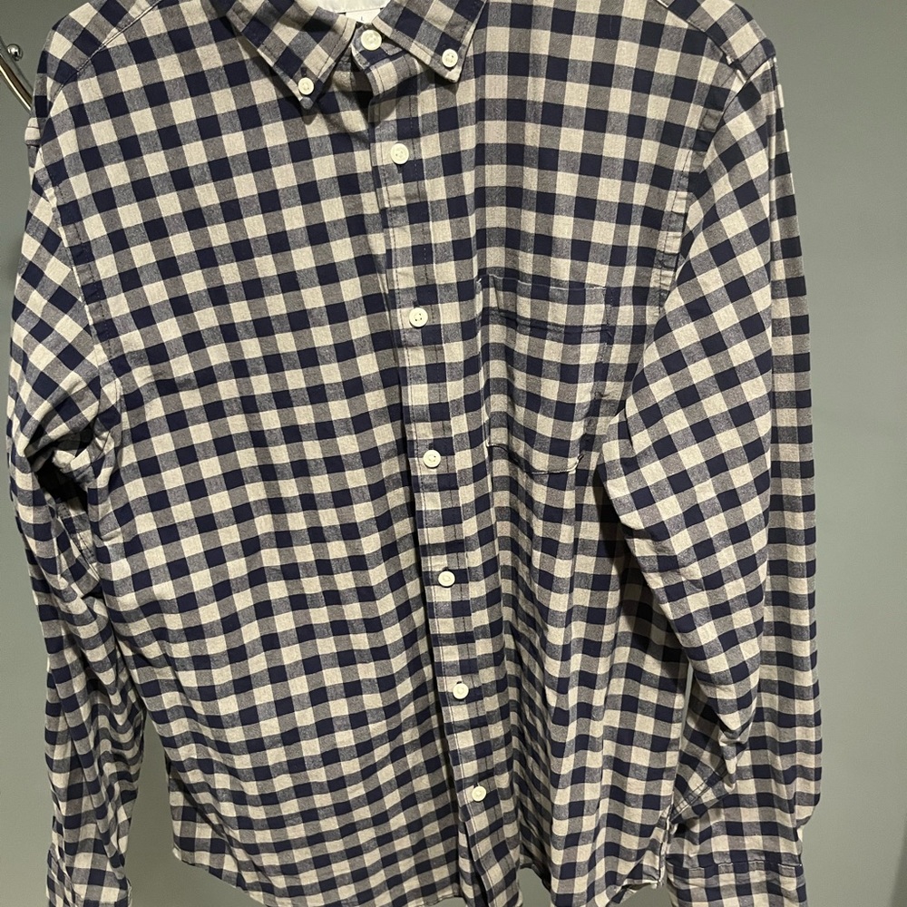 Mens Old Navy large casual button down shirt